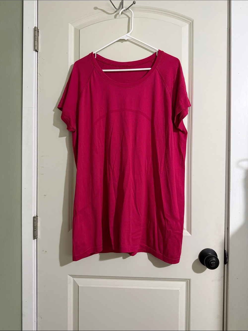 Women's Lululemon Hot Pink Short Sleeve Active Top